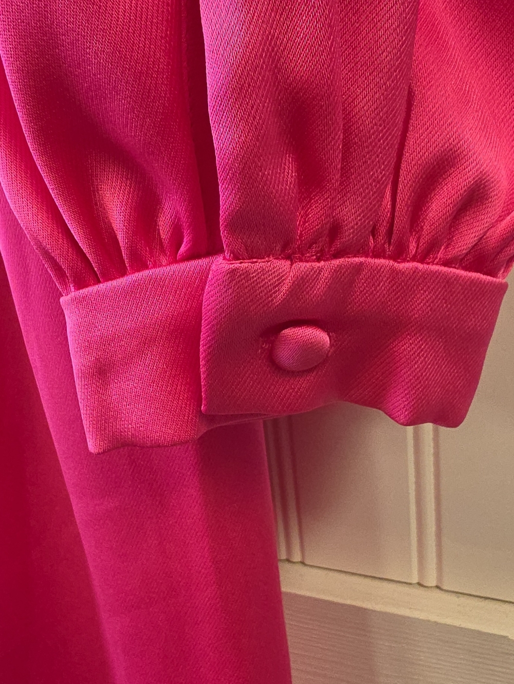 Mac Duggal NWT Fuchsia Pink Plunge Neck Long Sleeve Satin Jumpsuit Size 6 #A2647 - Picture 9 of 10